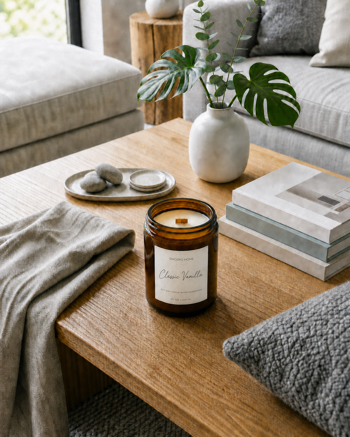Vela Amber Classic Vanilla de Sincero Home en un interior luminoso
